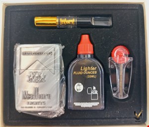 ست فندک بنزینی جعبه دار طرح Zippo ( فندک، بنزین، چوب سیگار، سنگ فندک )